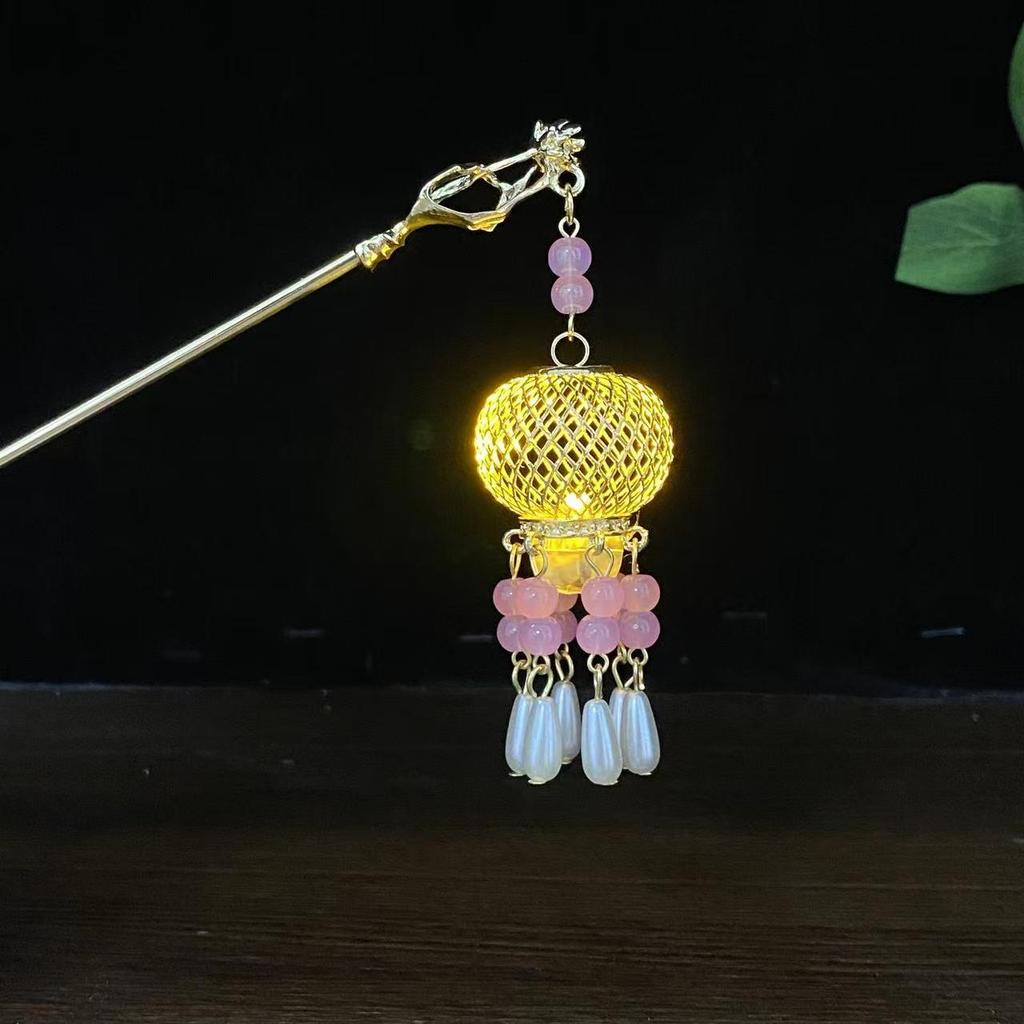 Ancient Style Luminous Hairpin: High-End Alloy Lantern Design for Hanfu Skirts