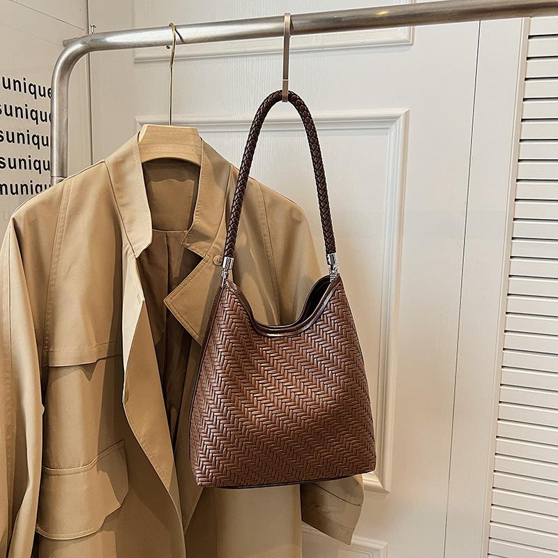 Premium texture woven pattern large capacity armpit bag women's new fashion versatile tote bag shoulder handbag