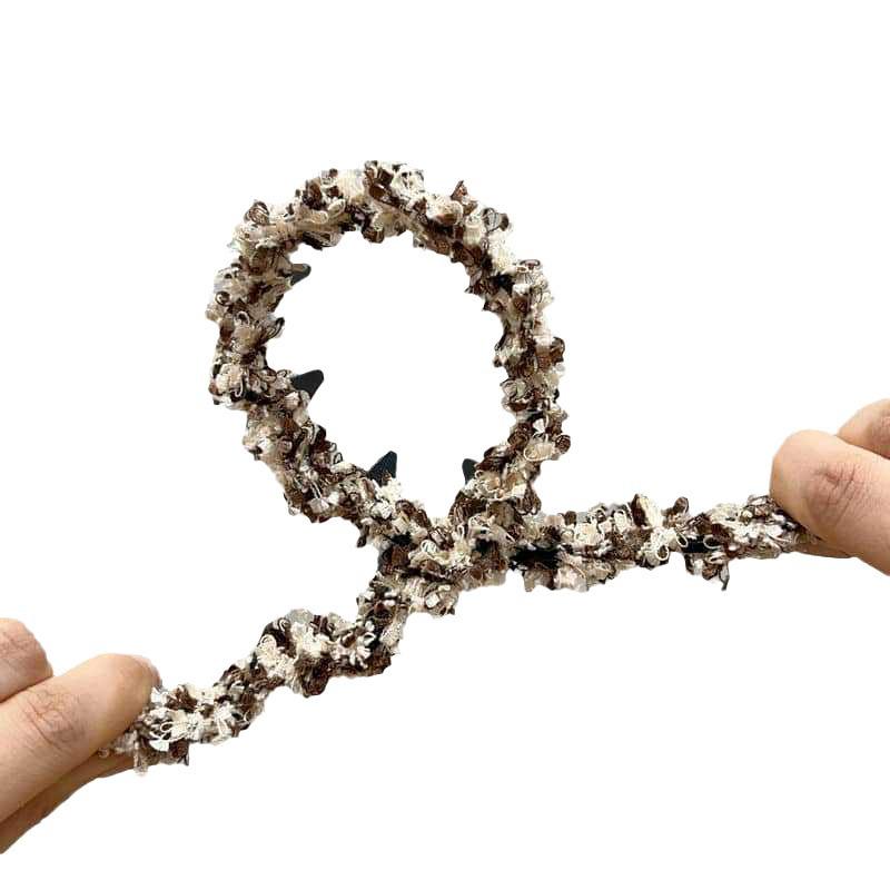 Elegancka dzianinowa opaska na głowę z falą - Puszysta, wygodna i z ząbkami