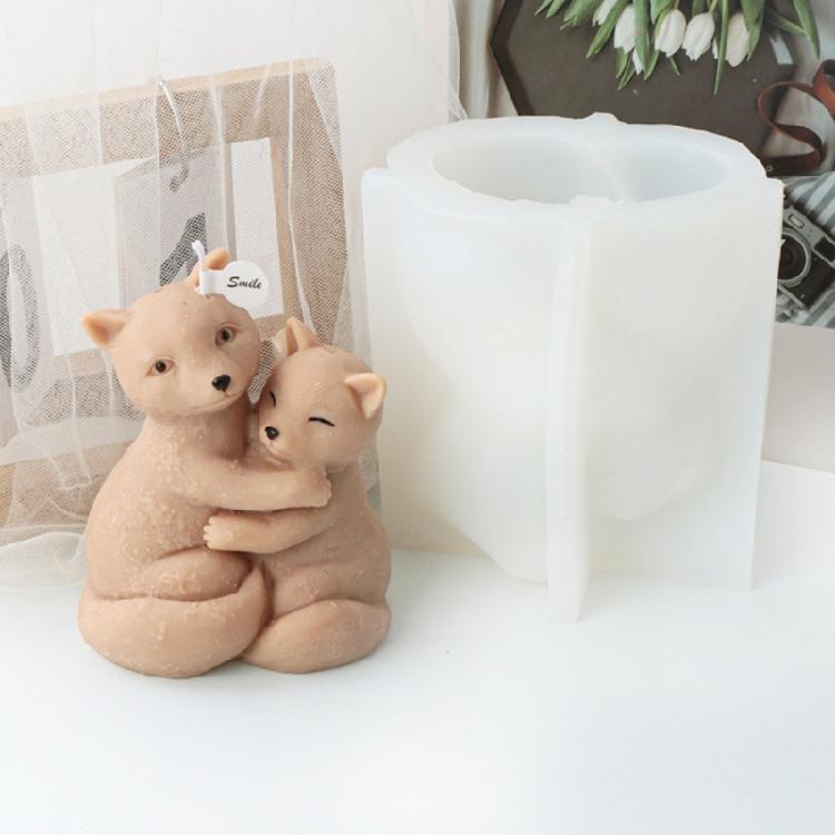 Exquisite Aromatherapys Candle Mold Hug Foxes Bear Mold Animal Gypsum Ornament