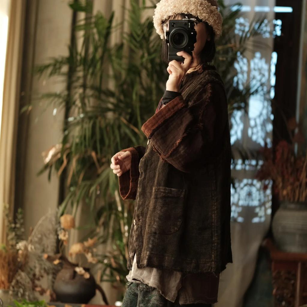 Johnature Women Vintage Coats Old Black Patchwork Button Pockets V-Neck Sleeveless Chinese Style Coats