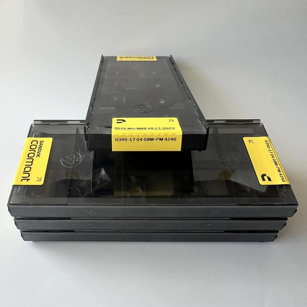 SANDVIK / R390-170408M-PM 4240 / Original Swedish hard alloy blade 10 Pcs