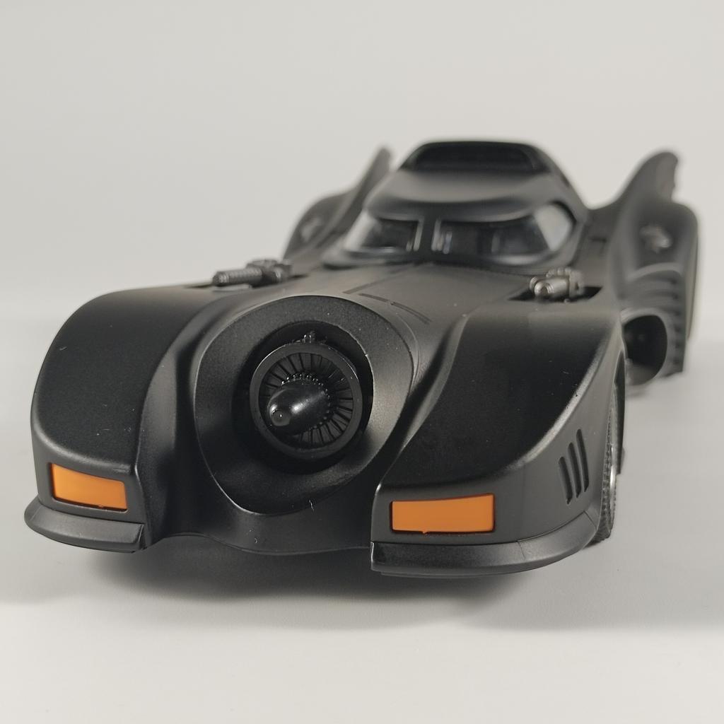 1:24 1989 Batmobile Chariot Alloy Diecast Car Model Sound & Light Spray Function Toy Home Interior Decoration Children Toy Gifts