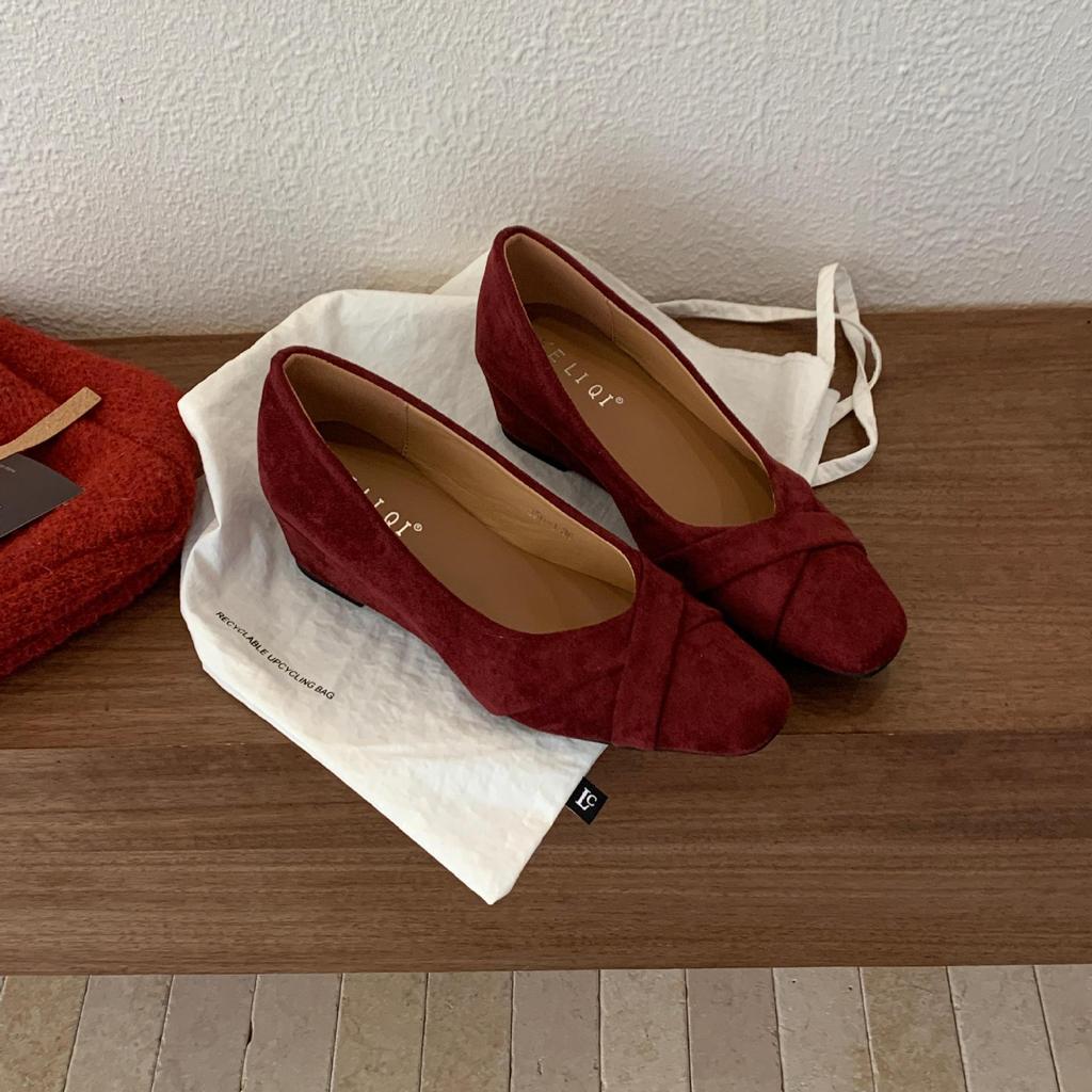 Temperament suede square head shallow mouth bevel heel single shoes women's shoes 2025 new Korean version versatile red evening fairy shoes