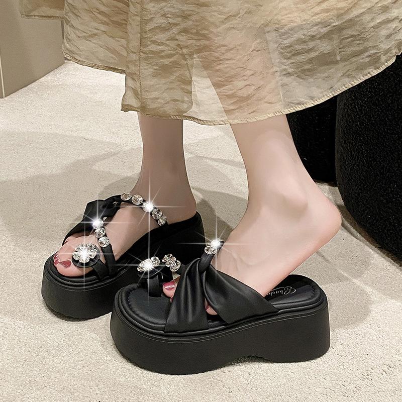 Туфли-шлепанцы с закрытым носком и стразами, женские, для лета 2025 года, новые, в сказочном стиле, на высокой толстой подошве, пляжные, сандалии для ношения с юбкой