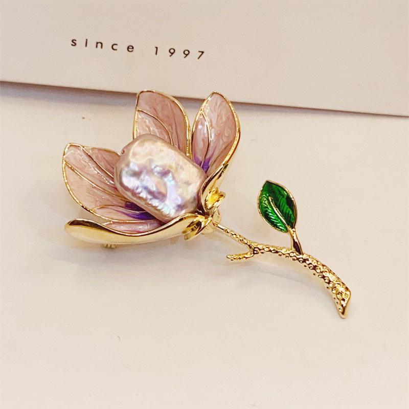 Baroque Pearl Lily Brooch: Elegant Women s Lapel Pin & Corsage Accessory