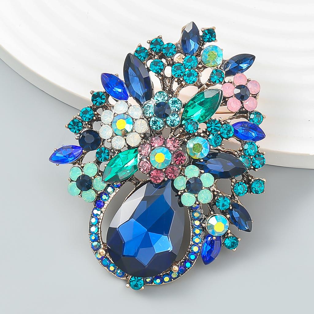 Luxury Women Men Full Crystal Exquisite Badges Brooch Pin Fashion Trendy Flower Jewelry Party Banquet Buckle Pins