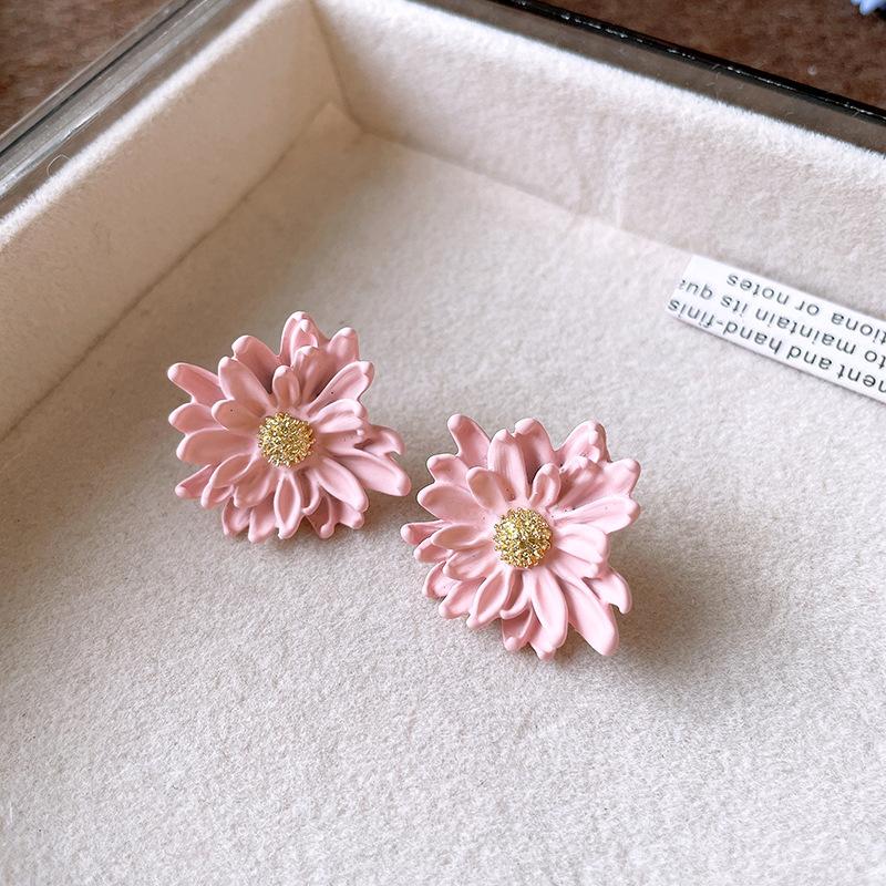 

Silver needle flower stamen stud earrings sweet small fresh Mori earrings fashionable exquisite niche girl heart earrings