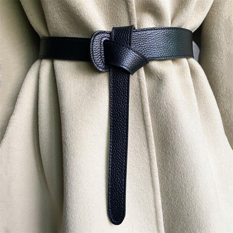 Lychee Pattern Knotted Cowhide Belt: Versatile, Fashionable Waist-Cincher for Women's Coats, Windbreakers, and Dresses.
