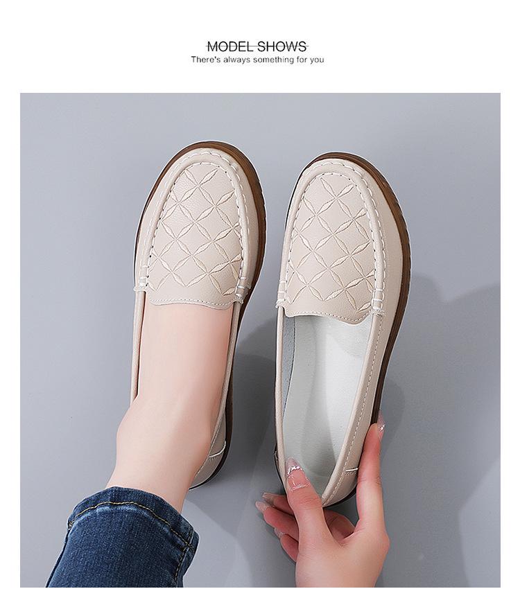 Plus Size Genuine Leather Women's Embroidered Loafers - Comfortable Casual Moccasins for Moms