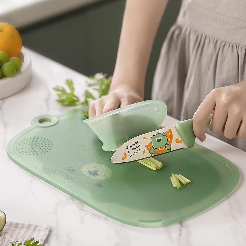 Wutuo Little Bear Plastic Kitchen Cutting Board