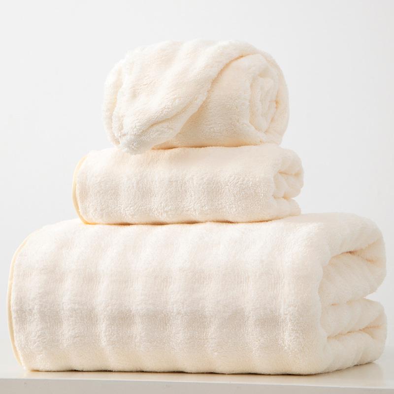 Coral Fleece XL Bath Towel Set: 3-Piece, Absorbent & Ideal for Bath, Shower, or Beach.