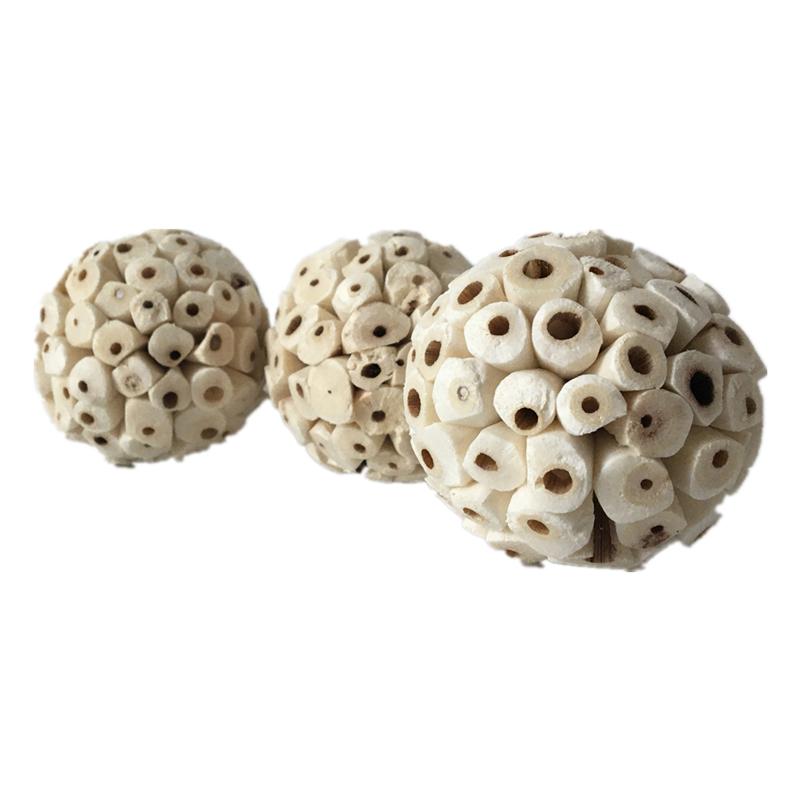 3-teilige Sola-Bälle 2,36 Zoll Vogel-Kauspielzeug Natürliche Pflanzenkugel Weich Zerkleinerbar Futtersuche Haustier Beißspielzeug für Hamster Papagei