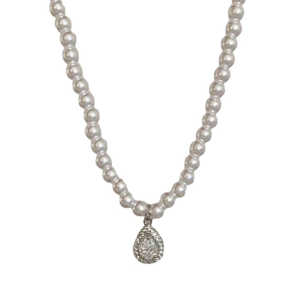 Retro Elegant Water Drop Zirconia Pearl Necklace – Chic High-End Choker Chain.
