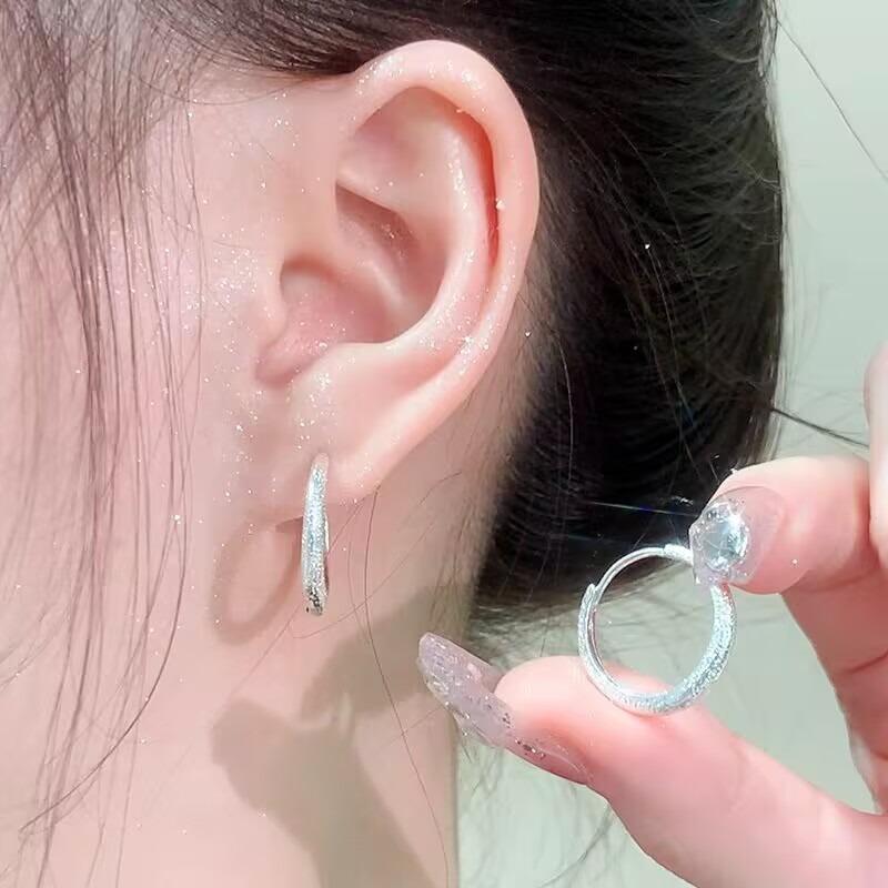 S925 Sterlingsilber Ohrnadeln neuer Temperament einfacher und kleiner Ohrstecker Damenohrringe Ohrlöcher Anti-Blockier-Ohrringe Schmuck