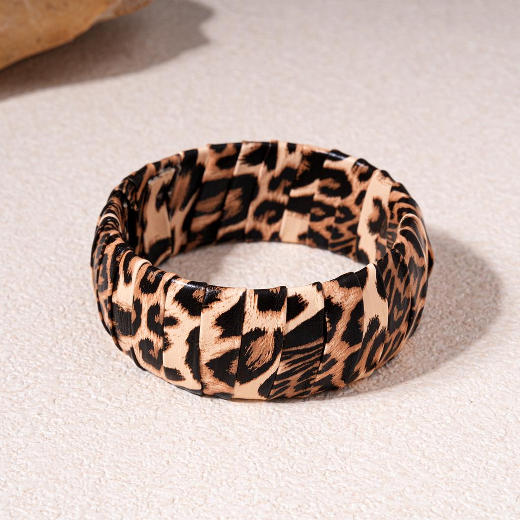 Acrylic Smudged Leopard Print Splicing Bangles for Women Personalized Fashion Gold Color Bracelet Exaggerated Style Hand Jewelry