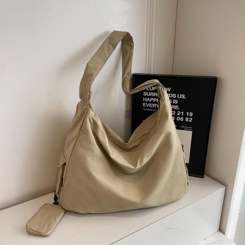 Japanese Casual Women's Bag Large-capacity Oblique Span Bag Women's Shoulder Bag Casual Niche Design Lightweight Portable Tote Bag