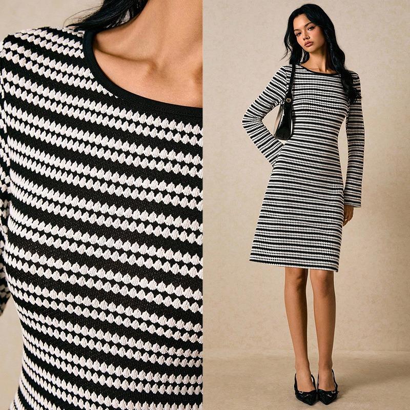 Round-neck Dress with Knitted Flared Sleeves and Fitted Design for Ladies