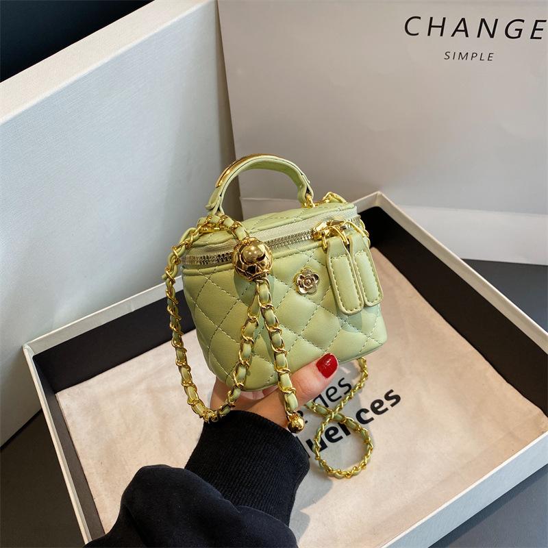 Premium Texture Small Bag Women's New Summer Niche Design Diamond Chain Messenger Bag Portable Bucket Bag