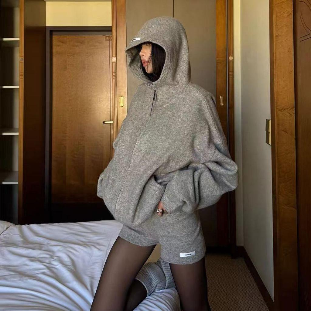 Nowy Damski Zestaw Sukienka Sweter Dzianinowy Petite Szary na Późną Jesień i Zimę 2025