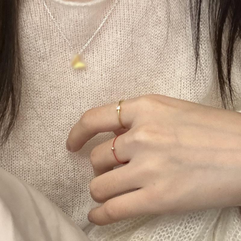 Minimally four claw inlaid small single diamond ring for women slim design The ring opening can be adjusted for  gifts