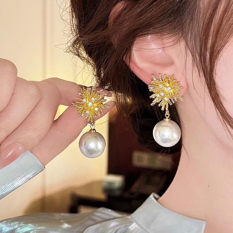 Silver needle fireworks pearl stud earrings women, new design temperament earrings Internet celebrity earrings