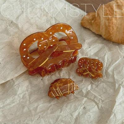 Anello a Farfalla Croissant Retro Fermaglio per Capelli di Zhou Yutong