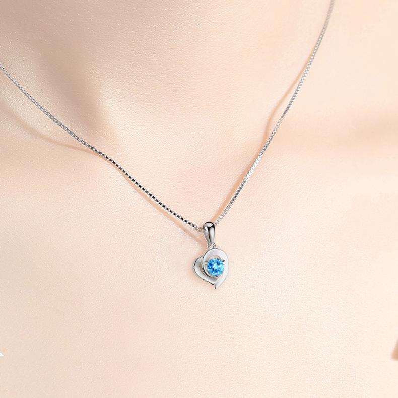 Love Heart Necklace for Women, Japanese and Korean Simple Peach Heart Pendant Collarbone Chain Neck Chain