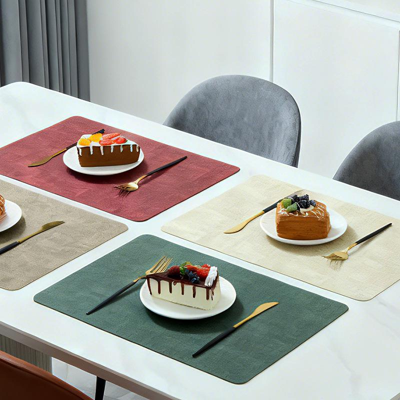 Tappetino da Tavola Bicolore Stile Nordico in Ecopelle – Isolamento Termico e Impermeabile, Quadrato, Disponibile