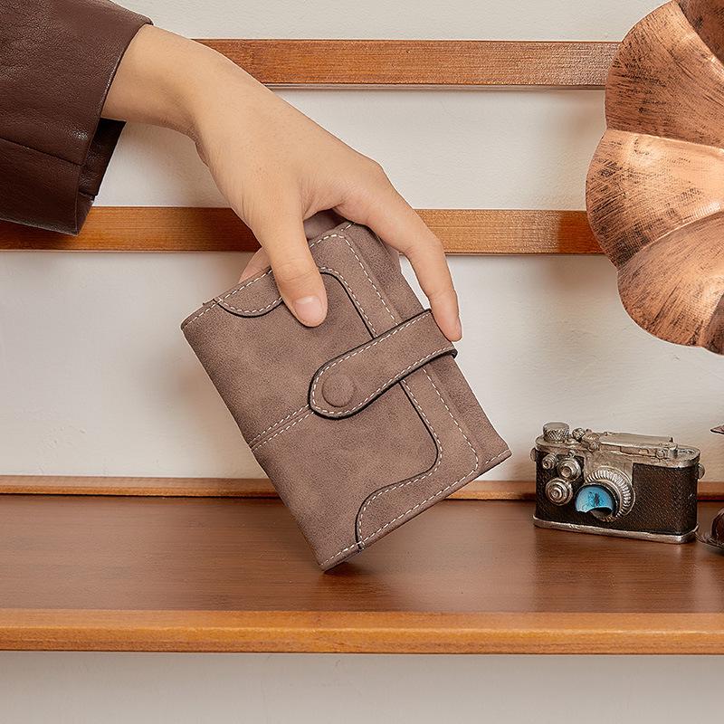 Women's Retro Large Capacity Multi-Card Slot Folding Clutch Wallet