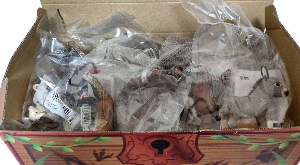Schleich Animal Fun Assorted Wild Life Farm Schleich Treasure Birthday Pikishemo 20-Piece Set Figures, World, Chest, Gift, Event, Christmas,