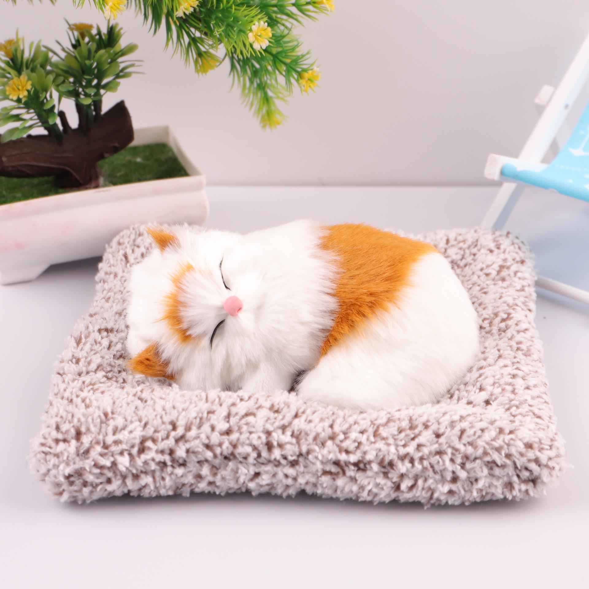 

Креативная подушечка для сна кота с бамбуковым углем: Мяукающий игрушечный котенок и украшение для машины