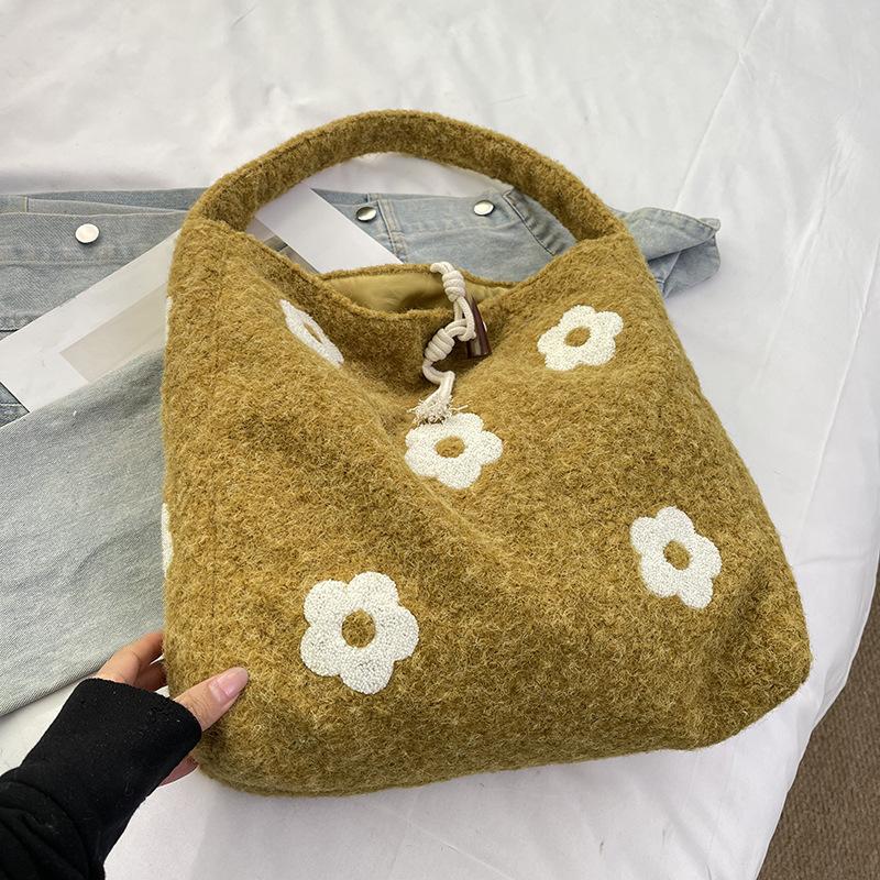 Plush Flower Embroidered Tote Bag Women's Winter New Sweet Niche Shoulder Bag Large Capacity Bag