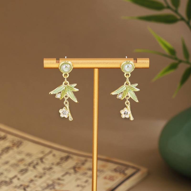 Silver Needle Ethnic Chinese Earrings for Women Green Fan-shaped Bamboo Leaves Long Tassel Jewelry Ancient Style Ear Clip Gifts