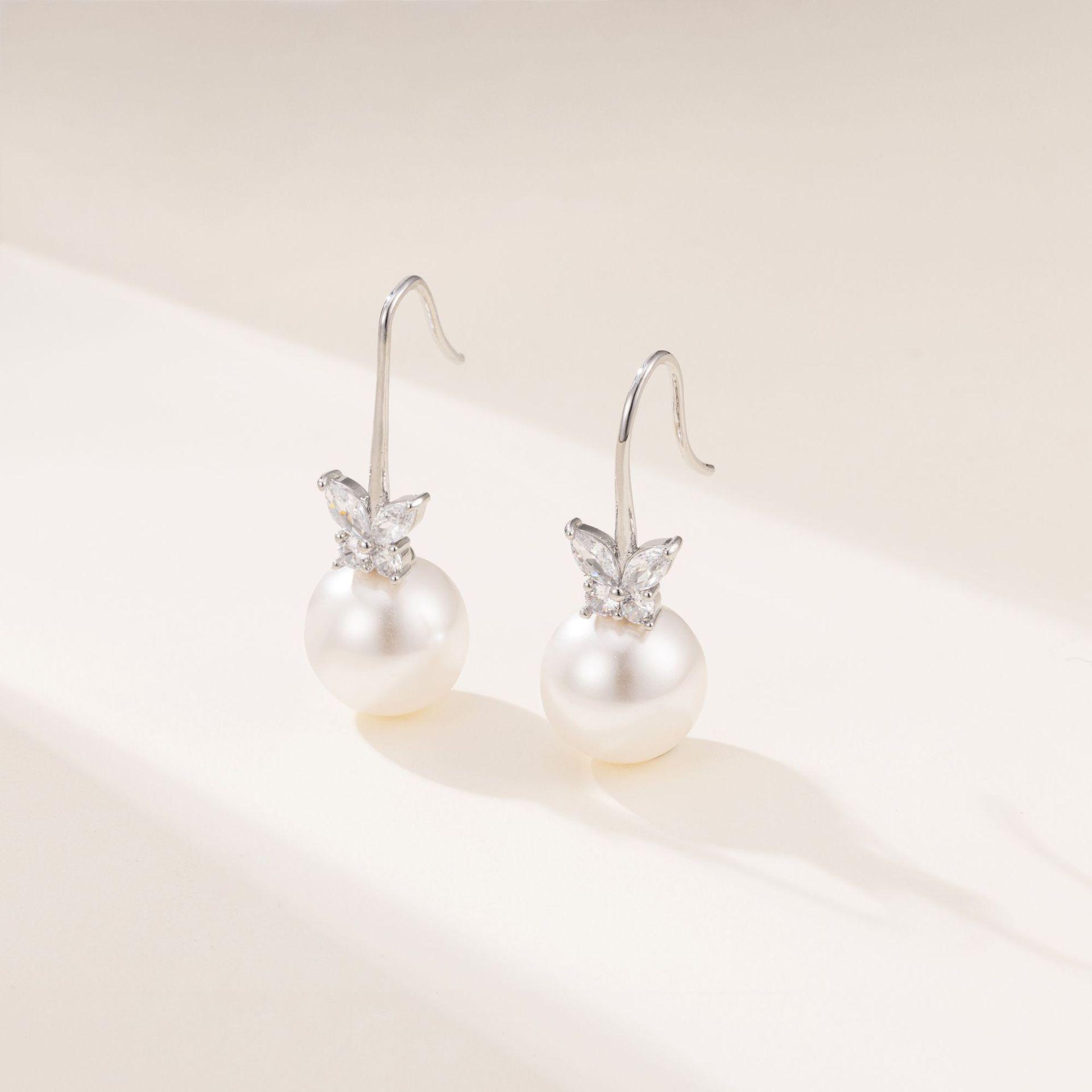 

Oups Museum Series Crown of Power Zircon & Pearl Earrings - Elegant Versatile Jewelry