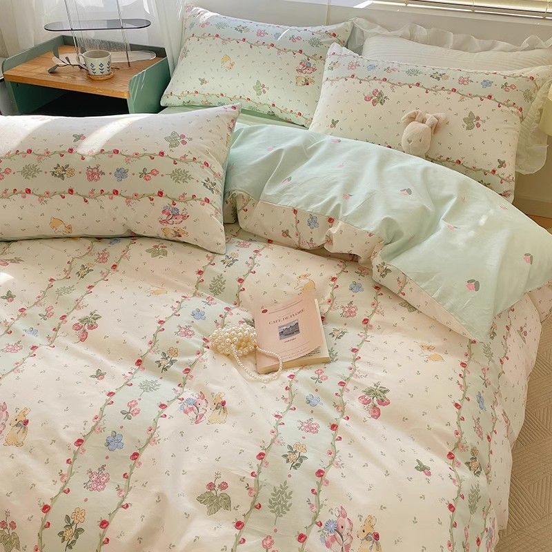 Small Fresh Bed Four-piece Dormitory Quilt Cover Three-piece Bed Sheet Set