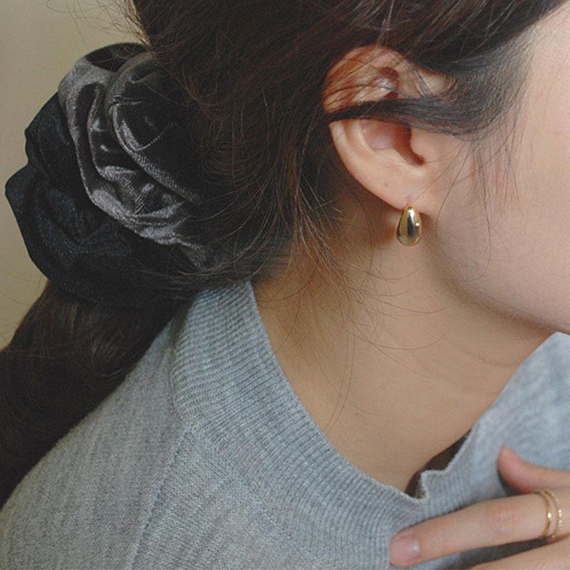 Light Luxury Niche Water Drop Stud Earrings Korean Version Korean Style Temperament Celebrity Style Earrings