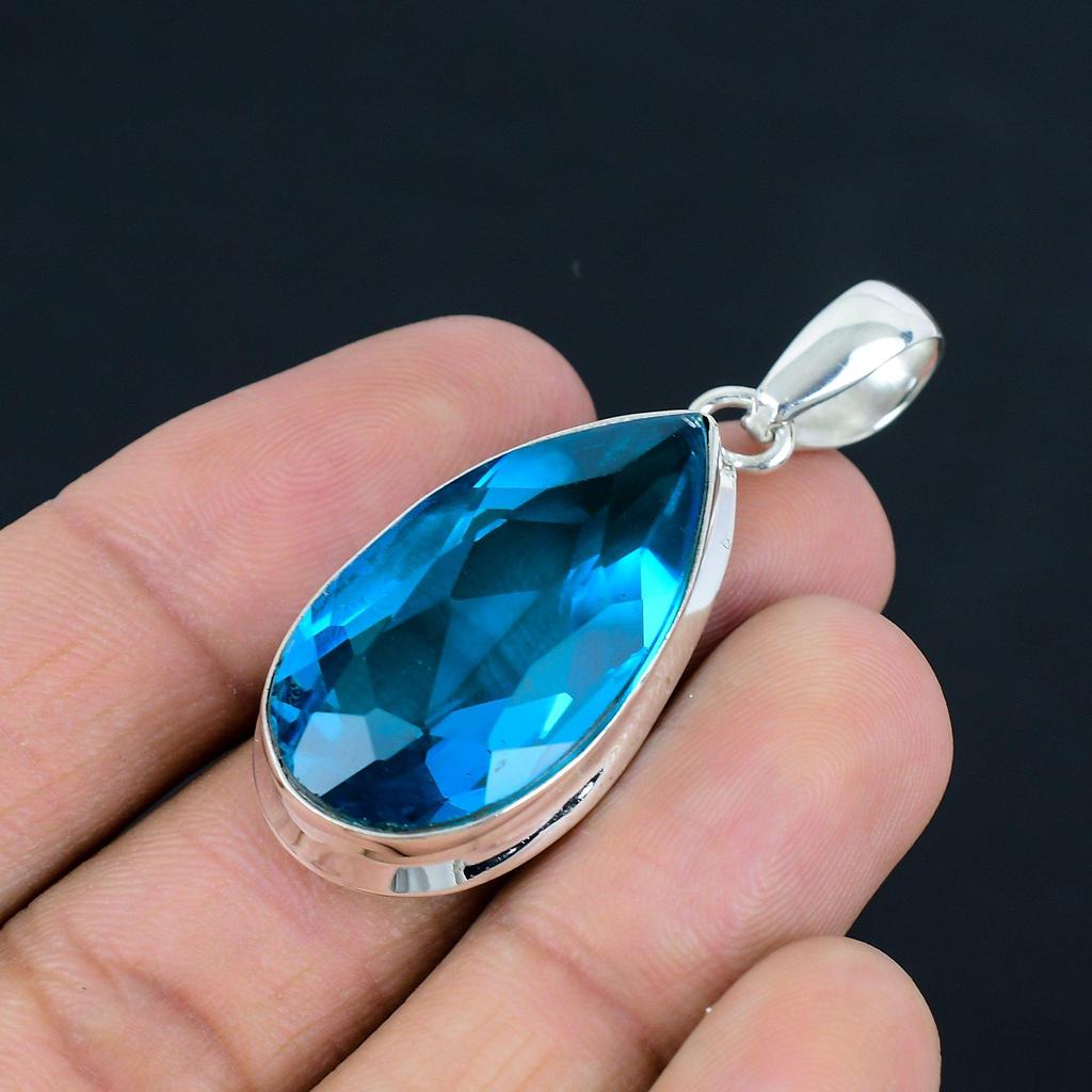 Natürlicher facettierter blauer Topas-Edelstein-Anhänger, 925 Sterling Silber, Anhänger-Schmuck, handgefertigter Silber-Anhänger-Schmuck als Geschenk, Ostergeschenk