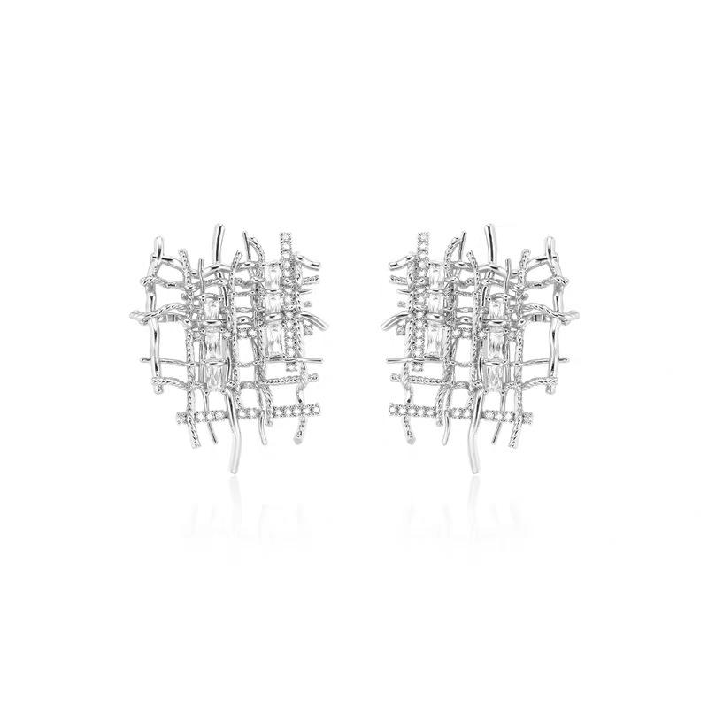 

Irregular Zircon Stud Earrings - Retro, High-End, Unique Design for Women срібний