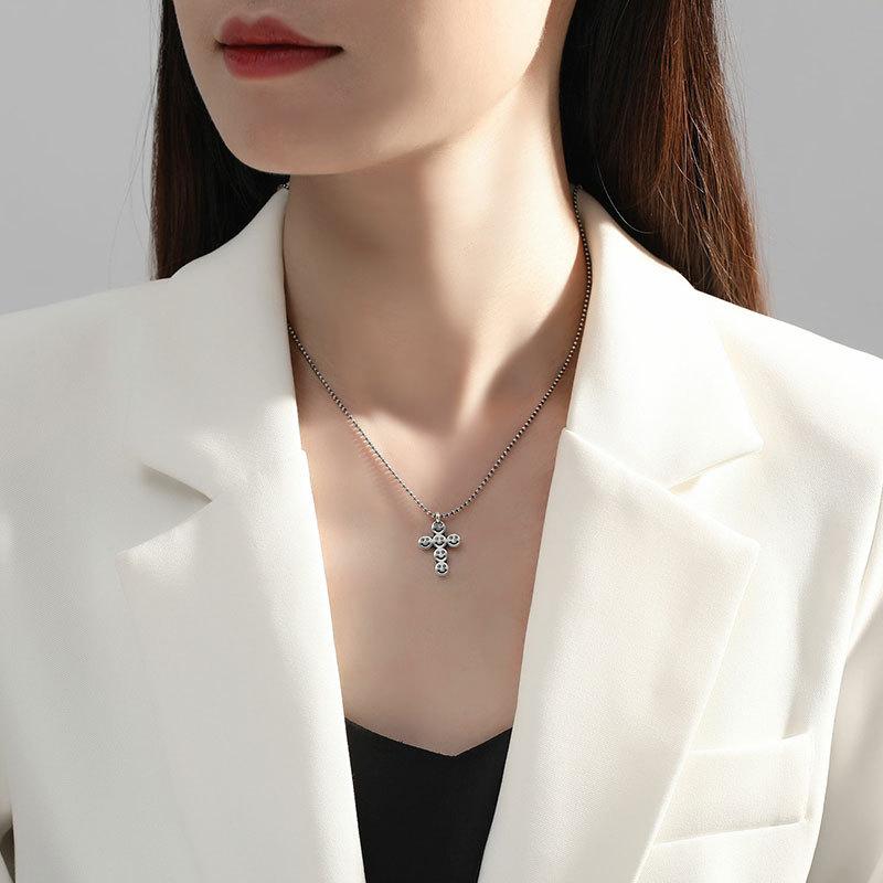 Tajski Stary Uśmiechnięta Twarz Naszyjnik Krzyżykowy Męski i Damski Ornament Łańcuszki Obojczykowe Zimny Styl Punkowy Trend