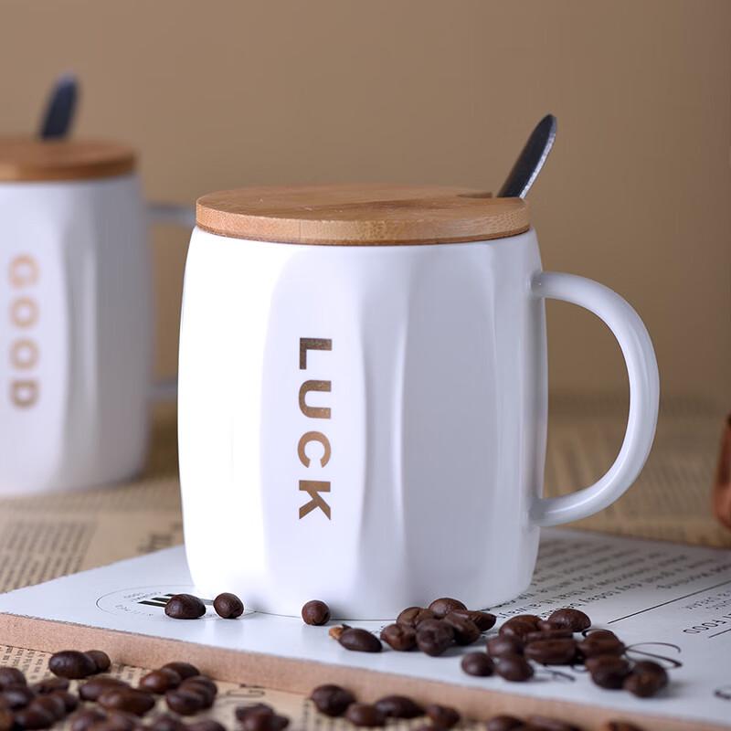 

ZISIZ Wooden Lid Ceramic Mug Set