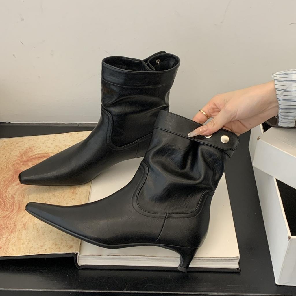 Light luxury niche retro 2025 autumn and winter new women's shoes women's boots foreign trade top leather boots simple western boots