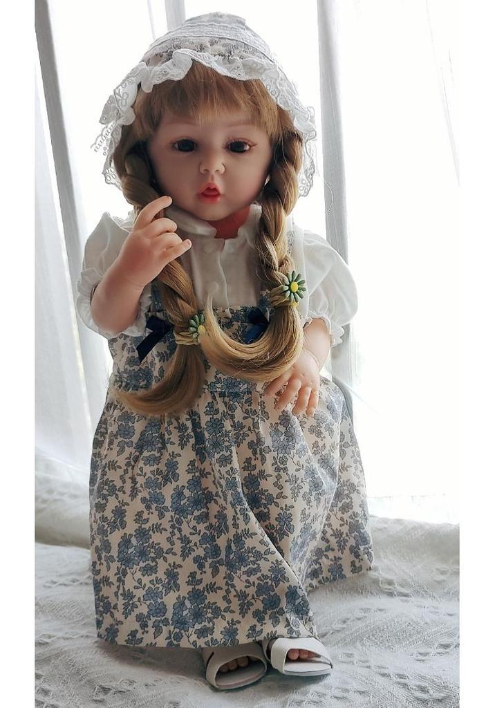 55cm Realistic Full Silicone Reborn Doll Betty