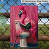 Panneau Métallique Rose Flamant Rose Humoristique 2D Plat 8×12 Pouces Assis sur des Toilettes Lisant un Livre - Décor Mural de Salle de Bain Rose Fantaisiste, Suspendu en Aluminium pour