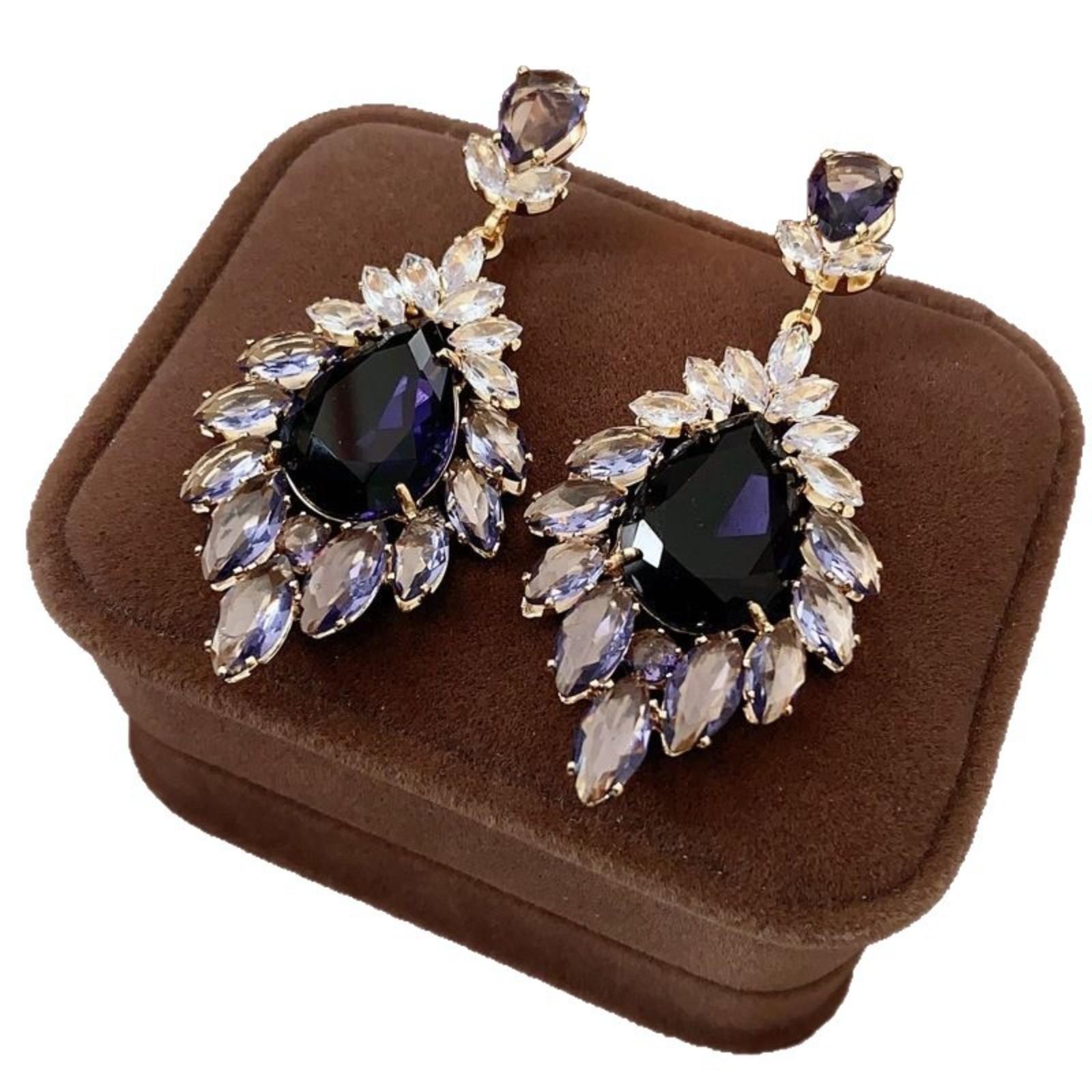 

Легкая роскошь Супер вспышка Полные бриллианты Кисточки Серьги Ретро Высококлассный темперамент Преувеличенные серьги Фиолетовый бриллиант Атмосферные серьги One Size