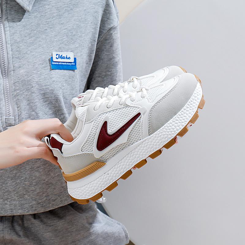 2024 Spring Trendy Women's Thick Sole Korean-Style Running Shoes for Female Students - Forrest Gump Casual Sneakers, Model 6116.
