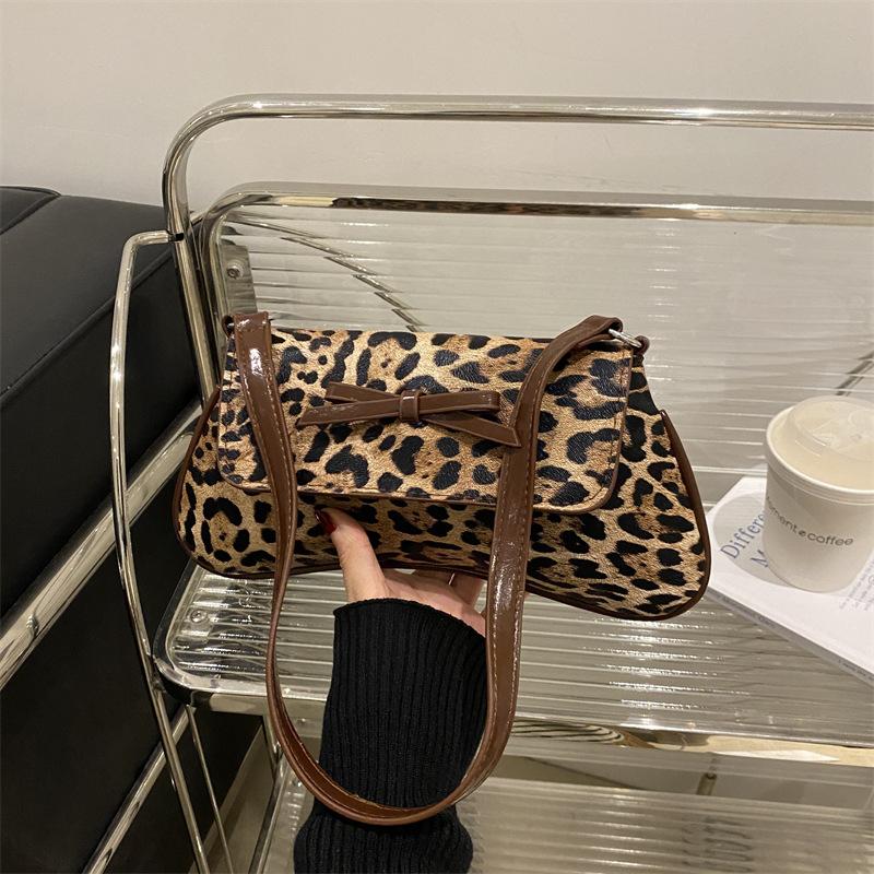 Large Capacity Solid Color Bow Casual Foreign Style New Personalized Retro Fashion Leopard Print Commuter Shoulder Messenger Women's Bag