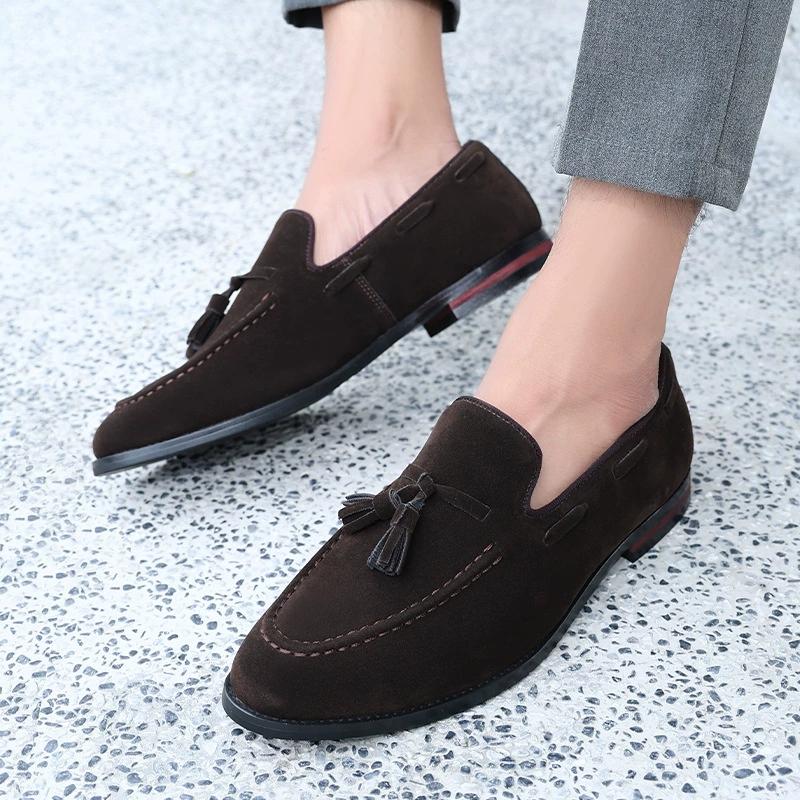 Mens Tassels Loafers Comfortable Suede Shoes Men Leather Low-heel Wedding Moccasins British Style Non-Slip Retro Driving Shoes