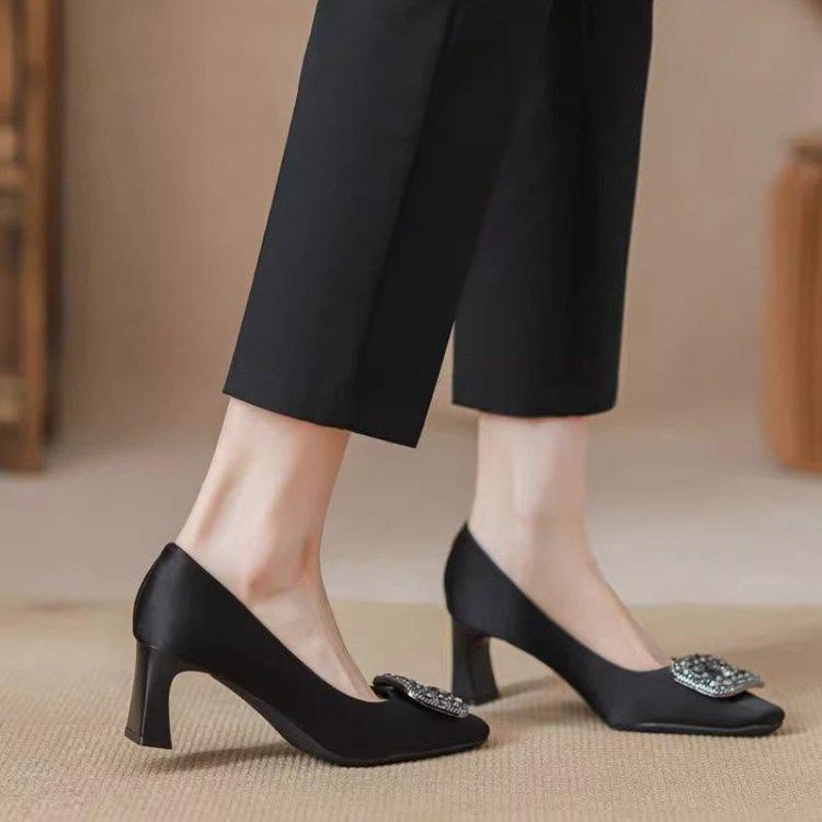 Xiaoxiangfeng with skirt high heels women's 2025 autumn new French rhinestone shoes temperament square head thick heel evening shoes