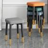 Mobilier pentru salon – Taburete și scaune pufoase